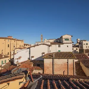 https://white-home-florence.it-tuscanyhotel.com