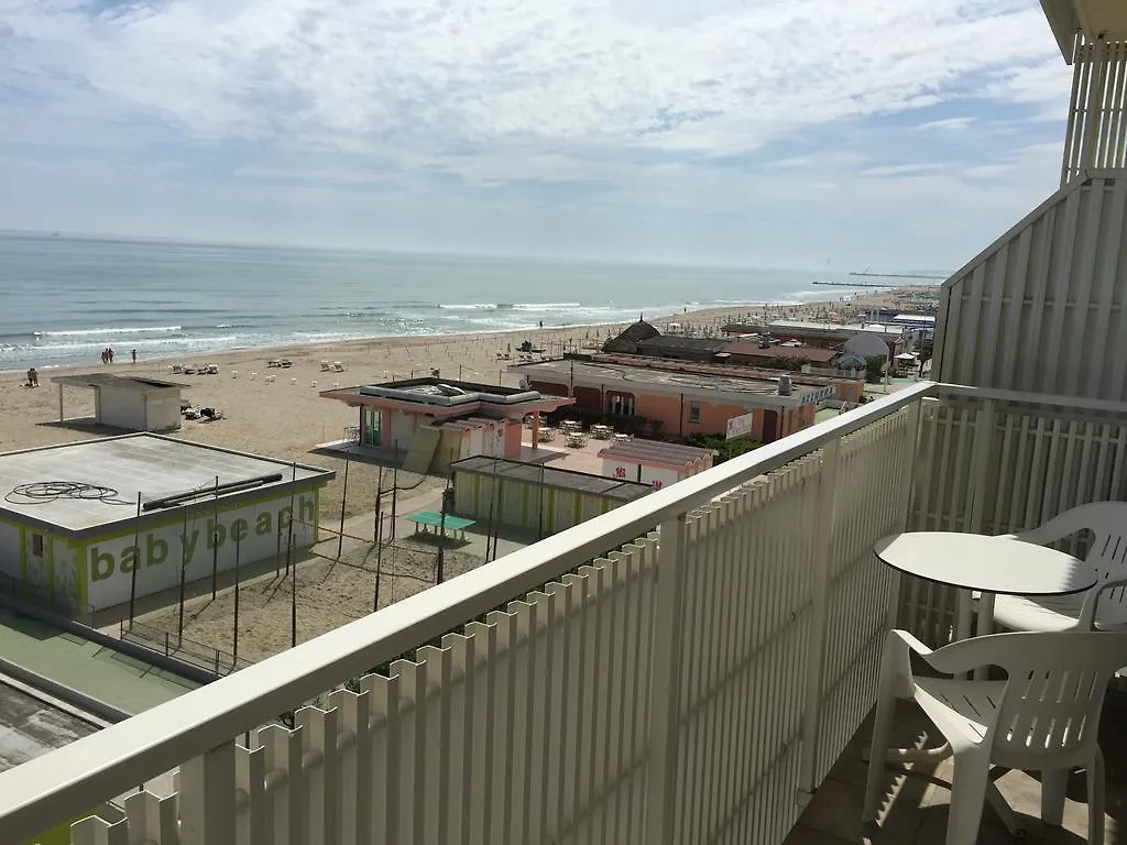 ***  Hotel Byron Milano Marittima Italia