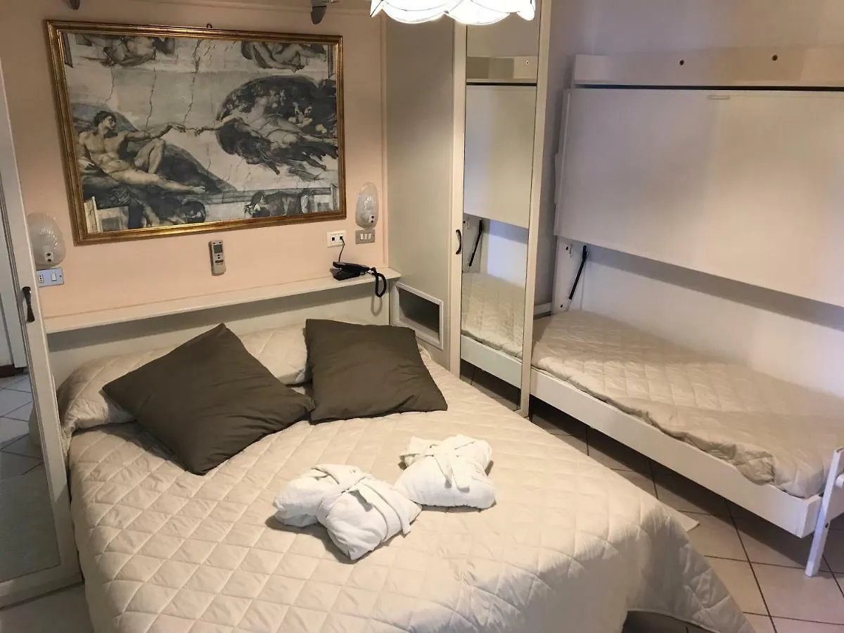 ***  Hotel Byron Milano Marittima Italia